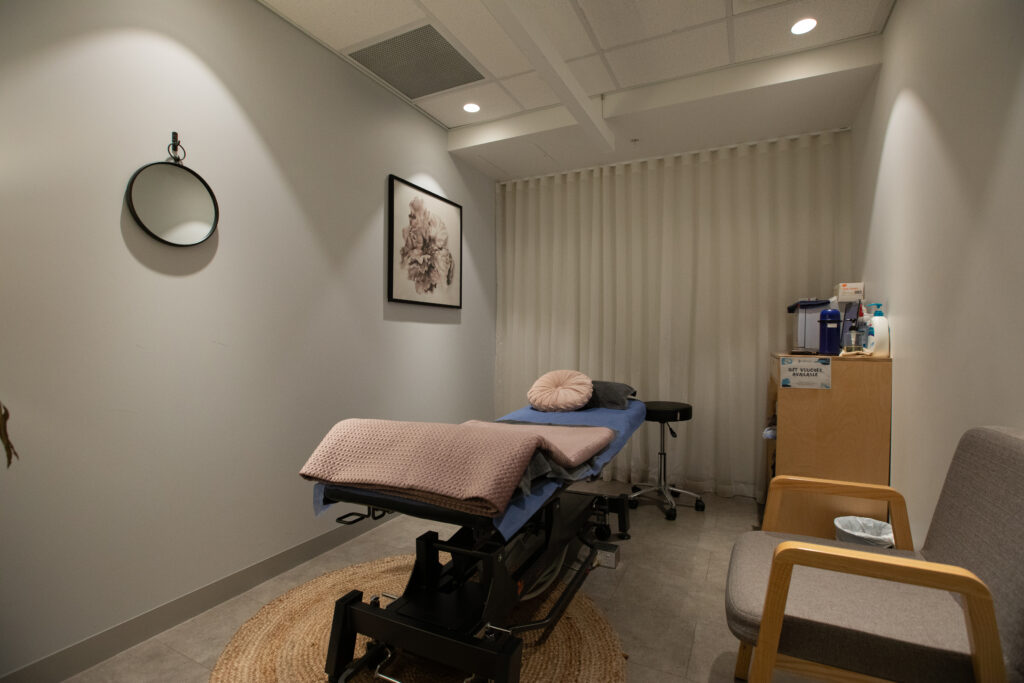 Photo of the massage and relaxation room at Barangaroo Clinic